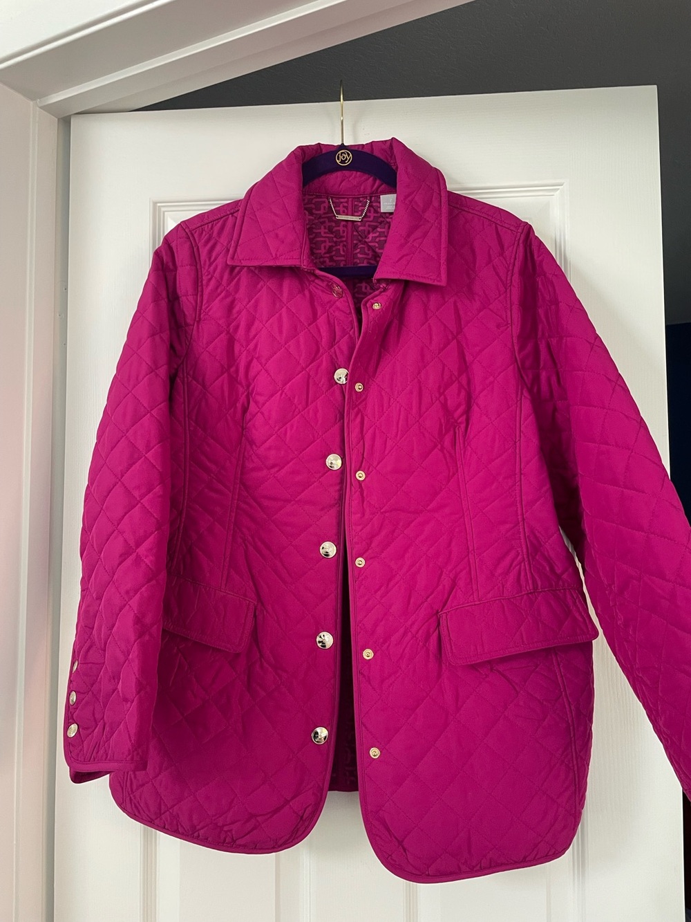 Chico's Fuchsia Quilted Jacket. Classic Button-Front, 4 pockets, poly. Feminine.
